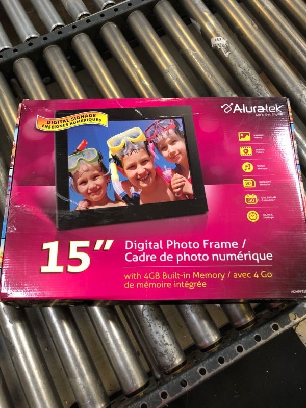 Photo 4 of Aluratek 15-in. Digital Photo Frame