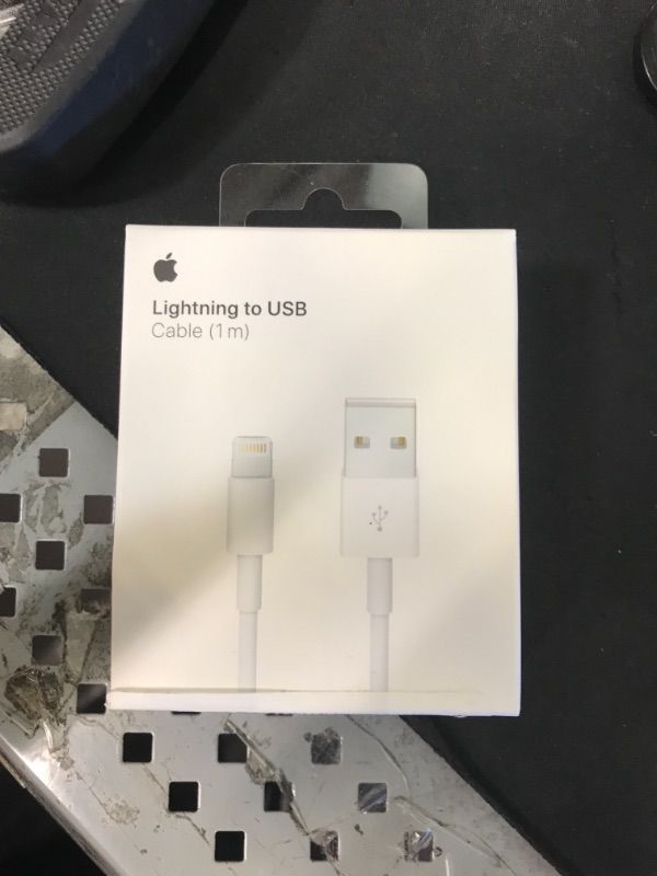 Photo 2 of Apple Lightning to USB Cable (1 m)
