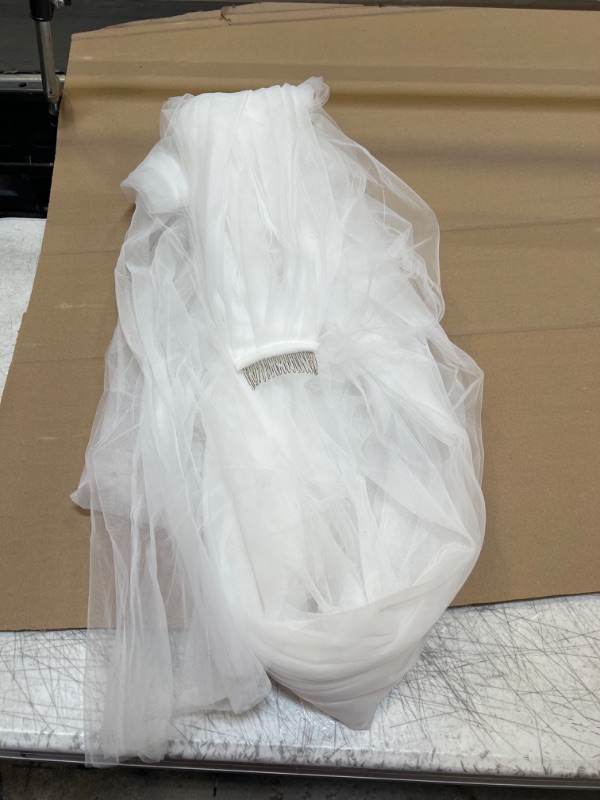 Photo 2 of 
Ursumy Wedding 2T Veil Long Cathedral Veil Soft Tulle Bridal Veils with Comb (Ivory)