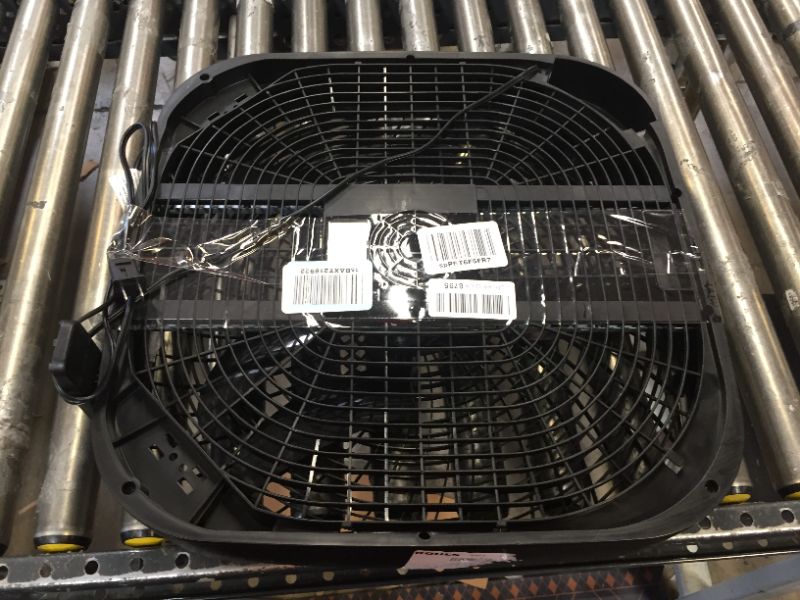 Photo 2 of Amazon Basics 3 Speed Box Fan, 20-Inch 20-inch Box Fan