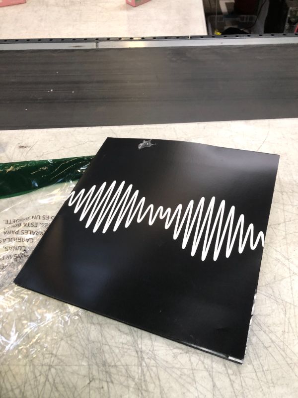 Photo 2 of 
Arctic Monkeys – AM VINYL 