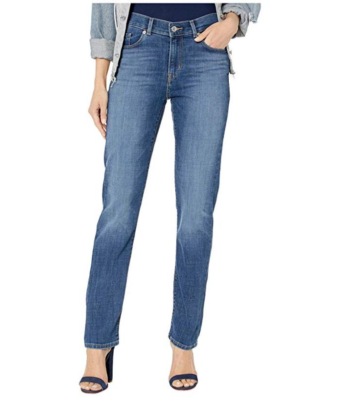 Photo 1 of Levi's Women's Classic Straight-Leg Jeans in Short Length
SIZE 4
