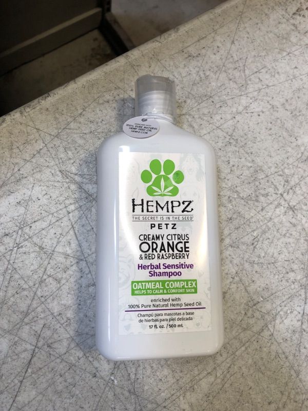 Photo 1 of Hempz Petz Dog Shampoo, Creamy Citrus Orange & Red Raspberry, 8.5 fl.oz. - Dog Grooming Supplies