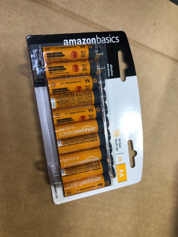 Photo 2 of Amazon Basics 20 Pack AA Alkaline Batteries - Blister Packaging 20 Count (Pack of 1) ----------------factory sealed 
