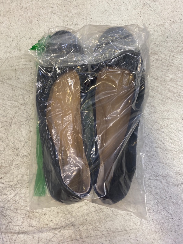Photo 1 of AMAZON ESSENTIALS BLACK BALLERINA FLATS 10