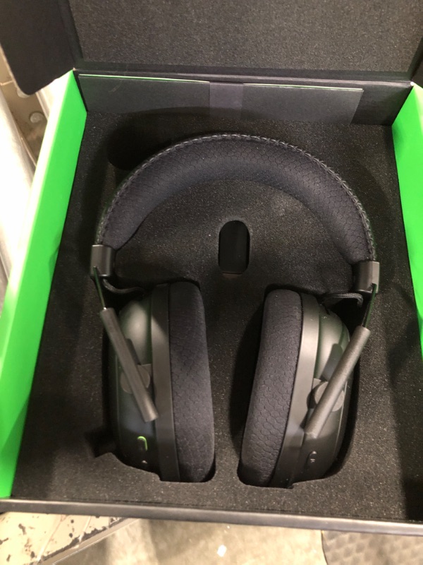 Photo 4 of NEW Razer BlackShark V2 Pro Wireless Gaming Headset 2023 Edition: 50MM Titanium Drivers - HyperClear Super Wideband Mic - Noise-isolating Earcups - Ultra-Soft Memory Foam- 70 Hour Battery Life - Black Black Generation 2