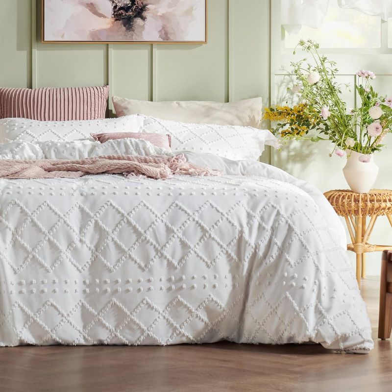 Photo 1 of 
Roll over image to zoom in







6 VIDEOS
Bedsure Boho Duvet Cover Queen - Boho Bedding, Tufted Queen Duvet Cover for All Seasons, 3 Pieces Embroidery Shabby Chic Home Bedding Duvet Cover (White, Queen, 