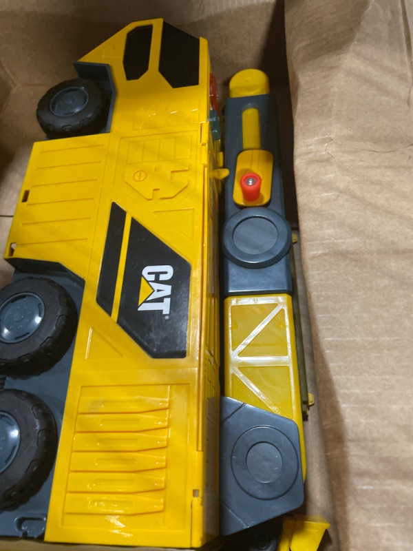 Photo 1 of CatToysOfficial, CAT Little Machines Jumbo Crane Construction Playset with Working Crane, Ages 3 and up Jumbo Crane Set