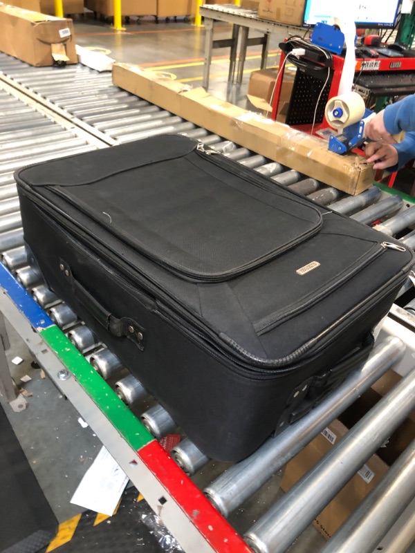 Photo 2 of American Tourister Fieldbrook XLT Softside Upright Luggage, Black, 4-Piece Set (BB/DF/21/25) 4-Piece Set (BB/DF/21/25) Black
**Used, but in good condition (scuffs/scratches)***