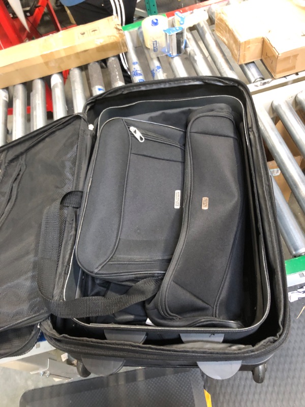 Photo 4 of American Tourister Fieldbrook XLT Softside Upright Luggage, Black, 4-Piece Set (BB/DF/21/25) 4-Piece Set (BB/DF/21/25) Black
**Used, but in good condition (scuffs/scratches)***