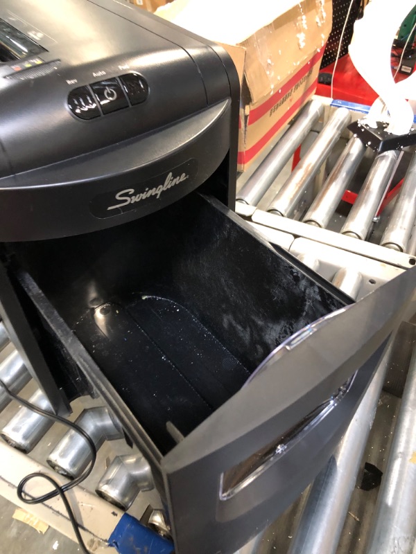 Photo 1 of Swingline EX14-06 14-Sheet Cross-Cut Commercial Shredder (1757398)
