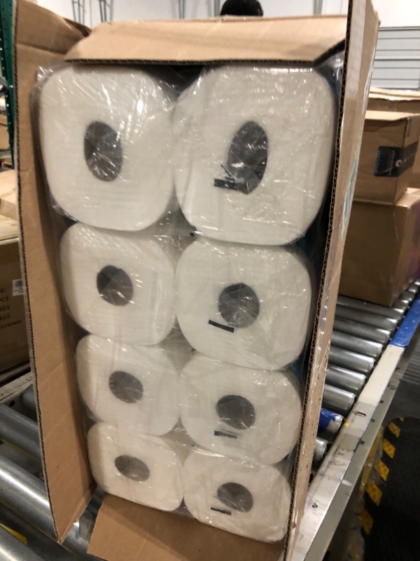 Photo 1 of Amazon Brand - Presto! Flex-a-Size Paper Towels, 128 Sheet Family Roll, 16 Rolls (2 Packs of 8), Equivalent to 40 Regular Rolls, White