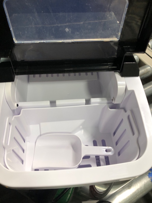 Photo 5 of Igloo 26 Lb Self Cleaning Ice Maker with Carrying Handle
