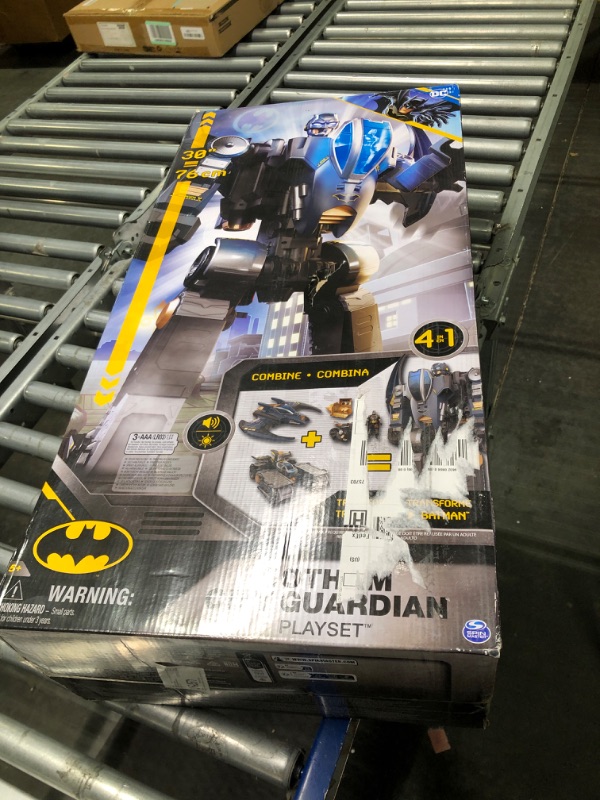 Photo 1 of DC Comics, Batman, Gotham City Guardian Playset, 4-in-1 Transformation, Batman Figure, Lights & 40+ Sounds, Kids Toy for Boys & Girls Ages 5+