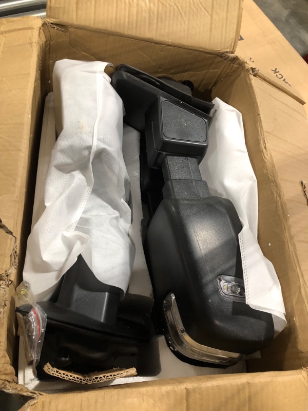 Photo 1 of AERDM New towing mirror Black Housing with Temperature sensor fit Ford Super Duty F-250 F-350 F-450 F-550 2017 2018 2019 w/Blind Spot with arrow Lamp,Turn Signal, Puddle, Clearance and Auxiliary Lamp