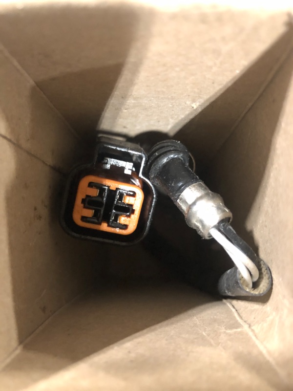 Photo 1 of Bosch 13461 Premium Original Equipment Oxygen Sensor - Compatible With Select Hyundai Accent, Elantra, Tiburon, Tucson; Kia Rio, Soul, Spectra, Sportage