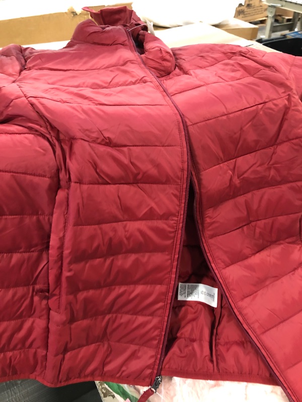 Photo 3 of Amazon Essentials Men's Packable Lightweight Water-Resistant Puffer Jacket (Available in Big & Tall) Small Brick Red
