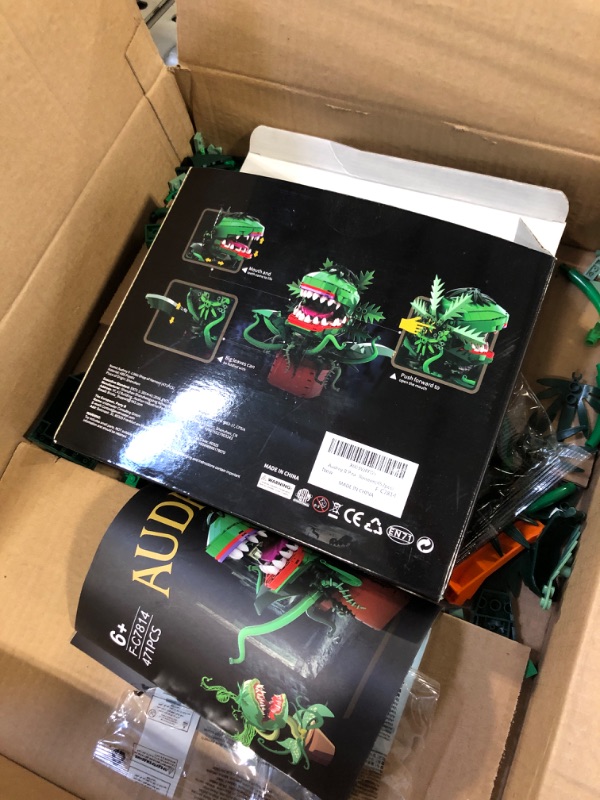 Photo 1 of Audrey II Piranha Plant Flower Building Kit Toys Compatible for Lego,Little Shop of Horrors Cannibal with Openable Mouth Collectible Gift for Tv Fans Friends Birthday Christmas Halloween(457pcs)