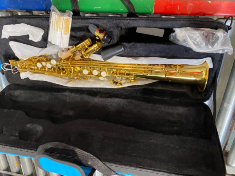 Photo 3 of Aisiweier Soprano Saxophone SAX Bb Brass Lacquered Gold Body and Keys Woodwind instruments (gold)