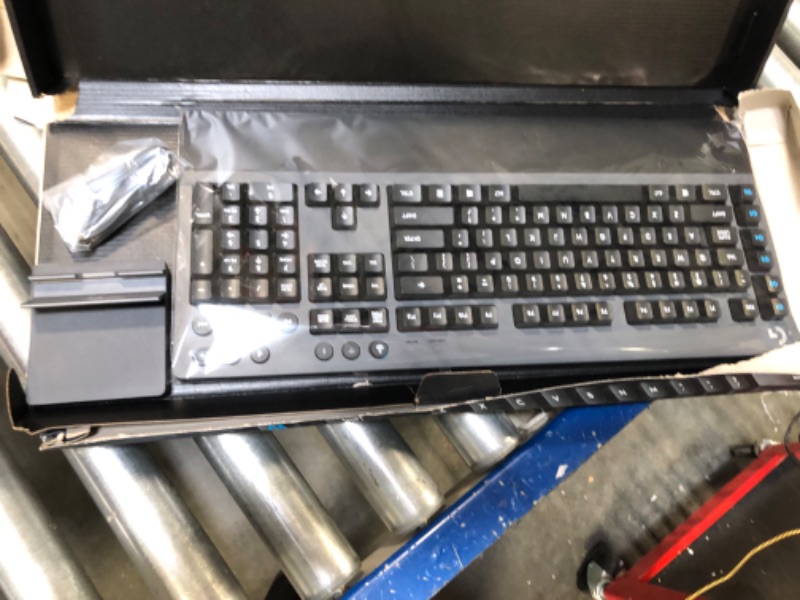 Photo 1 of Logitech G613 LIGHTSPEED Wireless Mechanical Gaming Keyboard, Multihost 2.4 GHz + Blutooth Connectivity - Black