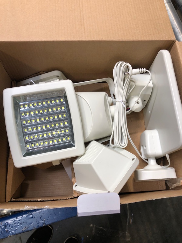 Photo 1 of Sunforce Solar Triple Head Motion Activated Security Light 1500 Lumens