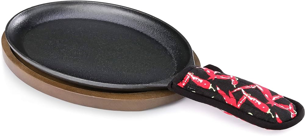 Photo 1 of New Star Foodservice 1028614 Commerical Grade Cast Iron Fajita Set, Sizzling Skillet, Japanese Steak Plate