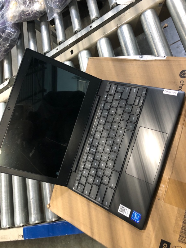 Photo 3 of Lenovo 3 (82H40000US) Chromebook