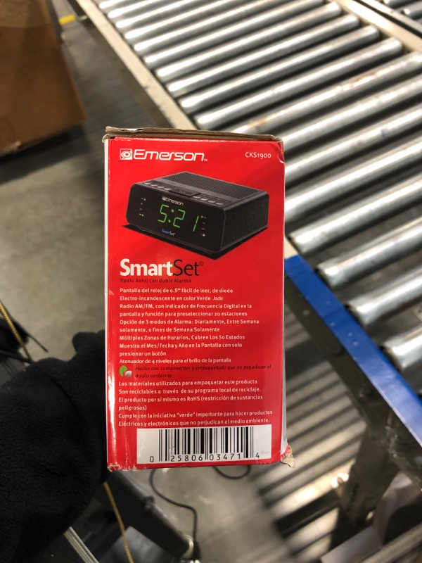 Photo 1 of Emerson SmartSet Alarm Clock Radio with AM/FM Radio, Dimmer, Sleep Timer and .9" LED Display, CKS1900 (Black)