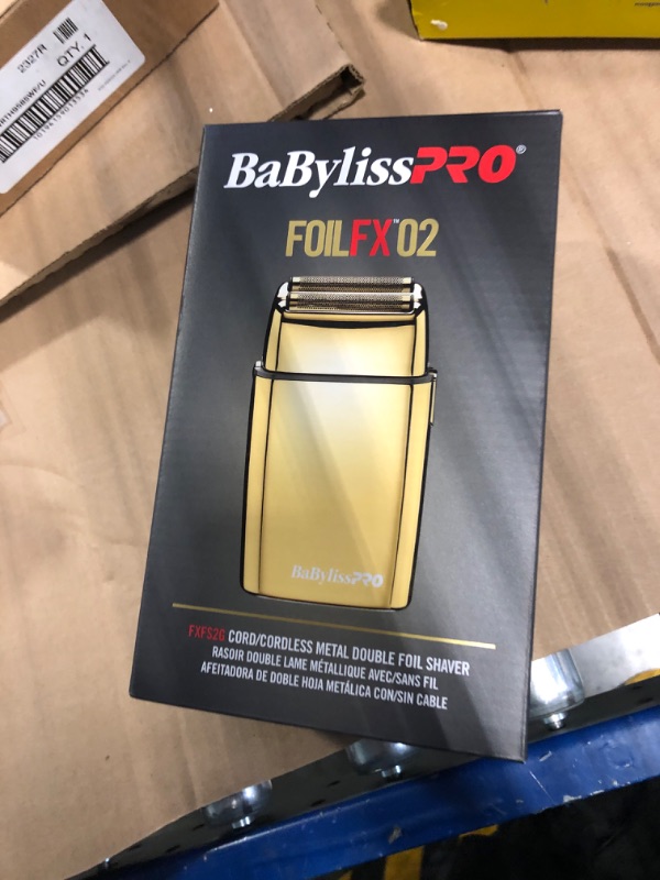 Photo 2 of Babyliss Pro - FOILFX02 Cordless Metal Double Foil Shaver (Gold)