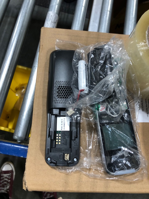 Photo 1 of AT&T Bl102-3 Dect 6.0 3-Handset Cordless Phone for Home with Answering Machine, Call Blocking, Caller ID Announcer, Audio ASSIST, Intercom