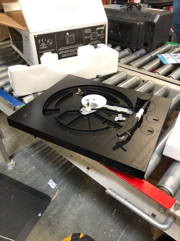 Photo 1 of Sony PS-LX310BT Belt Drive Turntable: Fully Automatic Wireless Vinyl Record Player with Bluetooth and USB Output Black
***Turntable cover is cracked/broken***