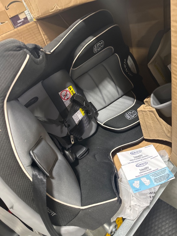 Photo 3 of Graco Extend2Fit Convertible Car Seat, Gotham