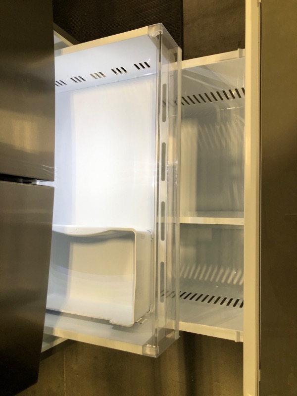 Photo 8 of LG 27.7-cu ft Smart French Door Refrigerator with Ice Maker (Fingerprint Resistant) ENERGY STAR