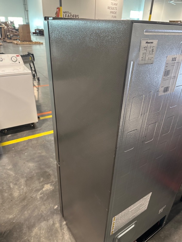 Photo 5 of Hisense 17.2-cu ft Counter-depth Bottom-Freezer Refrigerator (Fingerprint Resistant Stainless Steel) ENERGY STAR