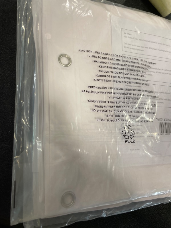 Photo 1 of 6 Gauge Vinyl w/ grommets Shower Curtain 72 X 72" White 2 pack