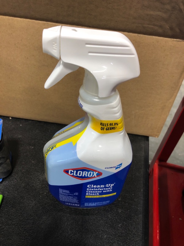 Photo 4 of Clorox Clean-Up Disinfectant Cleaner With Bleach (Pack of 8)