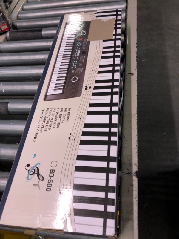 Photo 1 of 61 keys keyboard piano, Electronic Digital Piano , Portable Keyboard Gift Teaching for Beginners, electric piano for kids