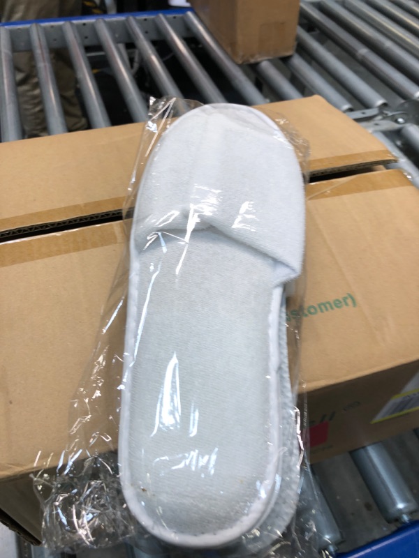 Photo 1 of 8 Pair of Deluxe White Slippers Hotel Guest Slippers for Spa, Party Guest, Hotel and Travel, Fits Most Men and Women can Washable (4 pairs of open toe caps+ 4 pairs of closed toe c)