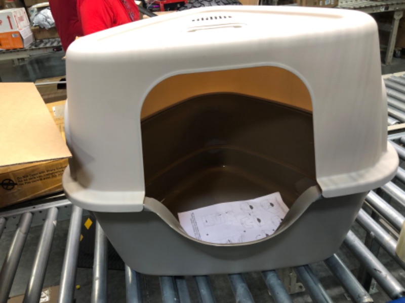 Photo 3 of Amazon Basics No-Mess Hooded Cat Litter Box (Various Sizes) Triangle
