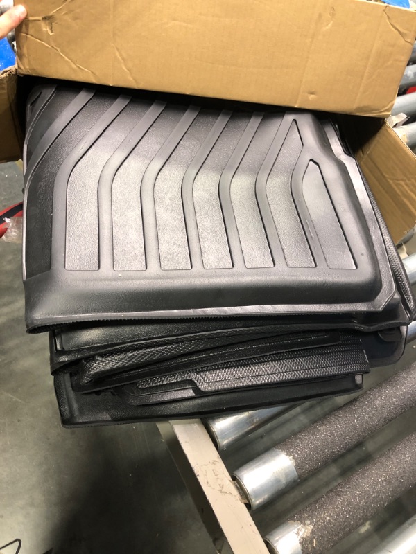 Photo 3 of original box.
Thinzyou Floor Mats Compatible with 2021 2022 2023 Nissan Rogue Cargo Liner Trunk Mat TPE All Weather Back Seat Covers Protector Rogue 2022 Accessories (Rear Trunk Mat +Backrest Mats+Floor Mats) 2021-2023 Trunk Mat+Floor Mats+Backrest Mats