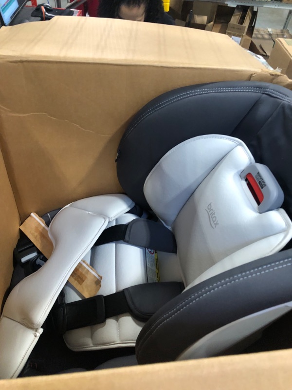 Photo 3 of Britax One4Life ClickTight All-in-One Car Seat