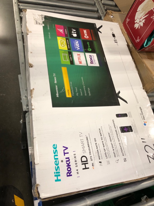 Photo 2 of 32" HD Hisense Roku TV