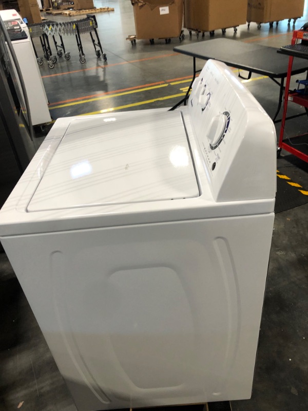 Photo 1 of Amana 3.8-cu ft High Efficiency Agitator Top-Load Washer (White)