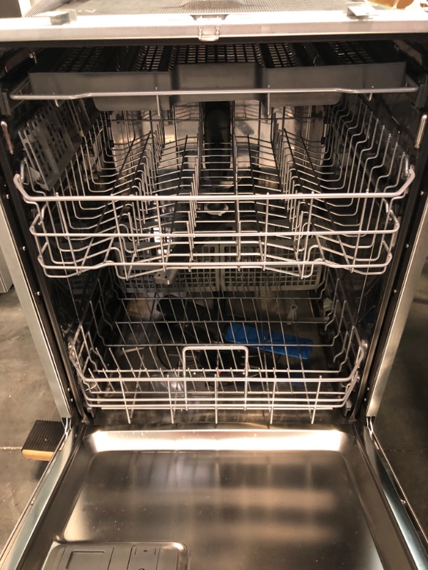 Photo 6 of Frigidaire Stainless Steel Tub Top Control 24-in Built-In Dishwasher With Third Rack (Fingerprint Resistant Stainless Steel) ENERGY STAR, 49-dBA