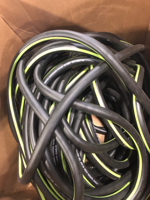 Photo 4 of 150 ft Hybrid Garden Hose – No Kink, Heavy Duty, Lightweight Flexible, Leakproof Water Hose – 5/8 in ID,3/4"Solid Brass Connectors - Rubber Car Hoses Pipe for outdoor Watering& Washing,600 Burst PSI 150ft black-green