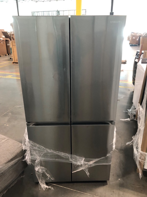 Photo 8 of 
Finish: Fingerprint Resistant Stainless Steel
Alternate View
Alternate View
Alternate View
Alternate View
Alternate View
Alternate View
Alternate View
Alternate View
Samsung 36 Inch Wide 22.8 Cu. Ft. Energy Star Rated Full Size 4-Door Flex Refrigerator