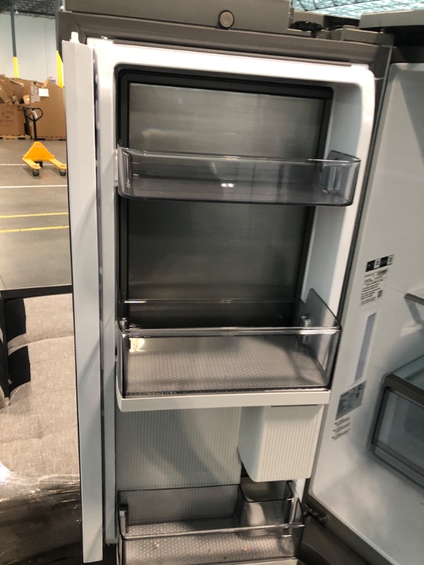 Photo 13 of 
Finish: Fingerprint Resistant Stainless Steel
Alternate View
Alternate View
Alternate View
Alternate View
Alternate View
Alternate View
Alternate View
Alternate View
Samsung 36 Inch Wide 22.8 Cu. Ft. Energy Star Rated Full Size 4-Door Flex Refrigerator