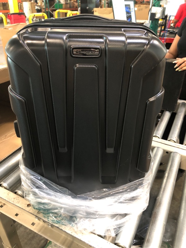 Photo 2 of Centric 20-Inch Hard-Sided Spinner Suitcase