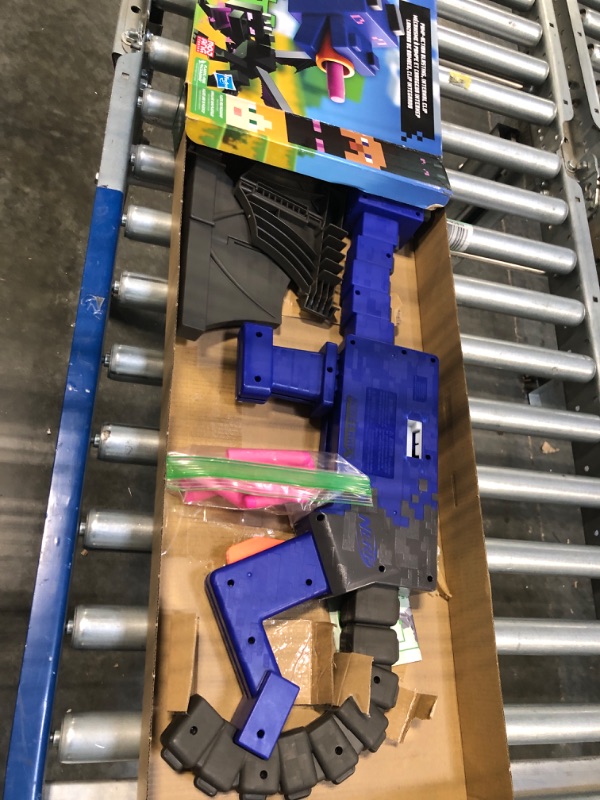 Photo 3 of NERF Minecraft Ender Dragon Blaster, 4-Dart Internal Clip, 12 Elite Foam Darts, Design Inspired by Minecraft Mob in The Game