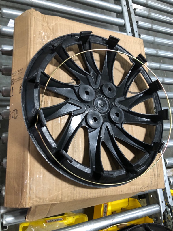 Photo 1 of VICASKY Hubcap 14 Inch Car Wheel Case Hubcap 14 Inch Hubcap 14 Inch Hubcap for Car Hub Auto Refit Accessory Silver Black Wheel Cover 14 Inch Hubcap?Only 1pc?